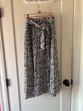 Black & White Floral Tie-Waist Maxi Skirt - Elegant Everyday
